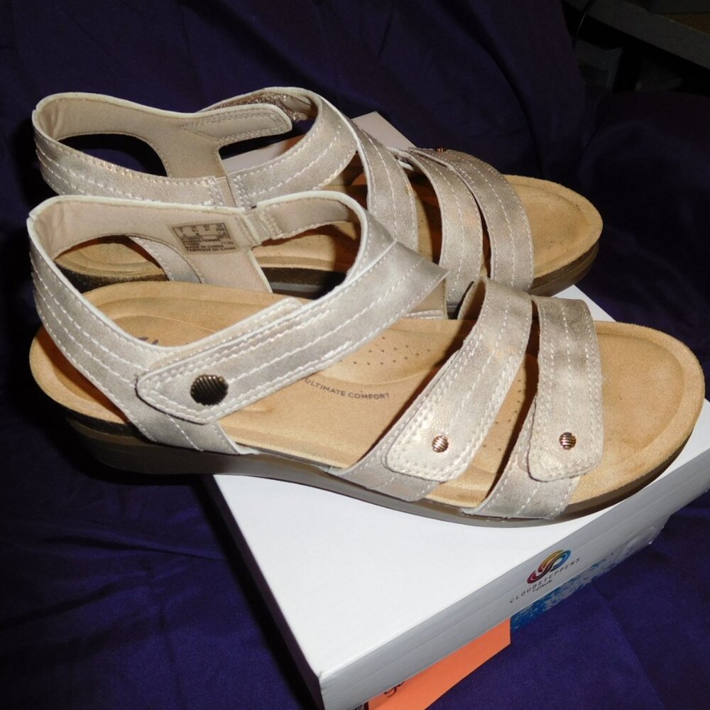 9.5M CLARKS COLLECTION GOLD CALENNE CLARA COMFORT SANDAL ADJUSTABLE STRAPS